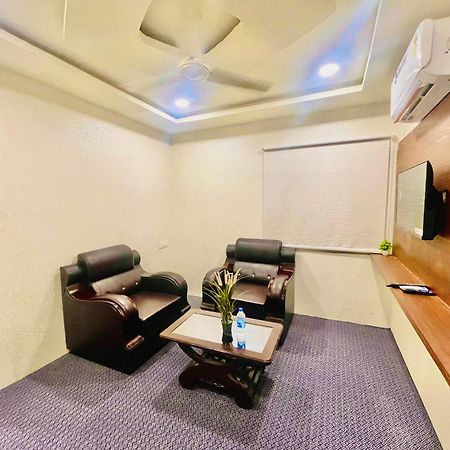 Hotel Eagle Grand Hyderabad Airport Zone Shamshabad Esterno foto