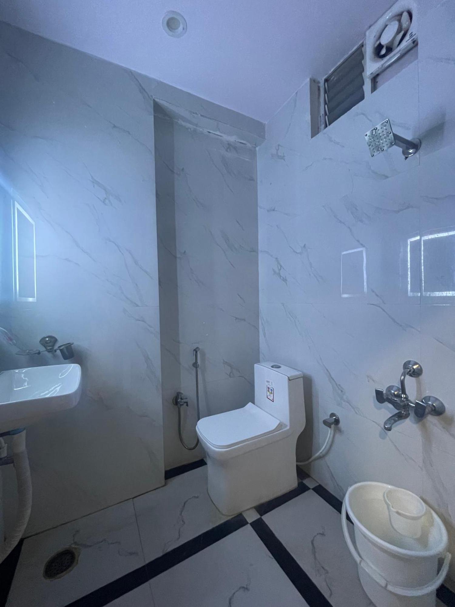 Hotel Eagle Grand Hyderabad Airport Zone Shamshabad Esterno foto