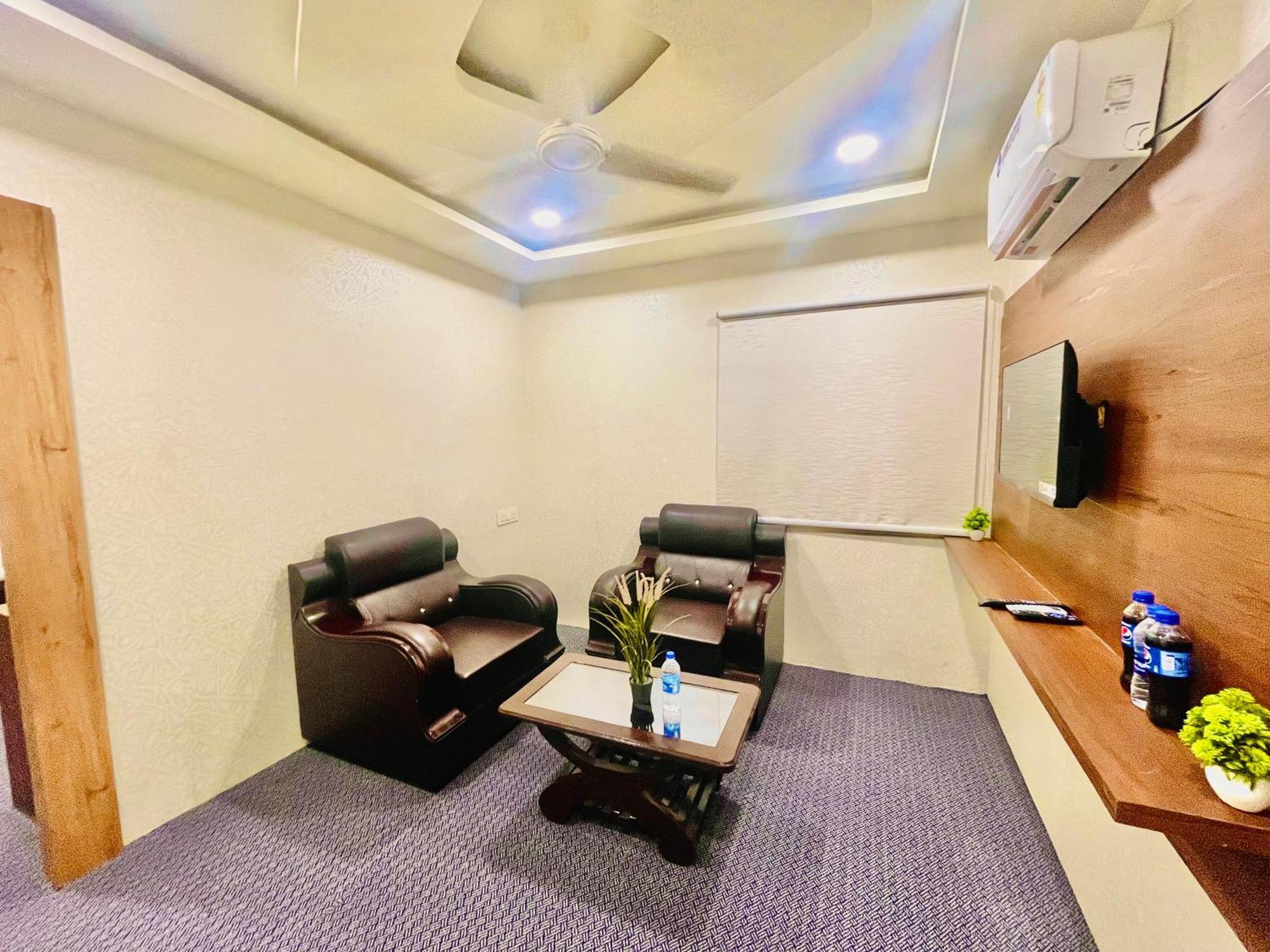 Hotel Eagle Grand Hyderabad Airport Zone Shamshabad Esterno foto