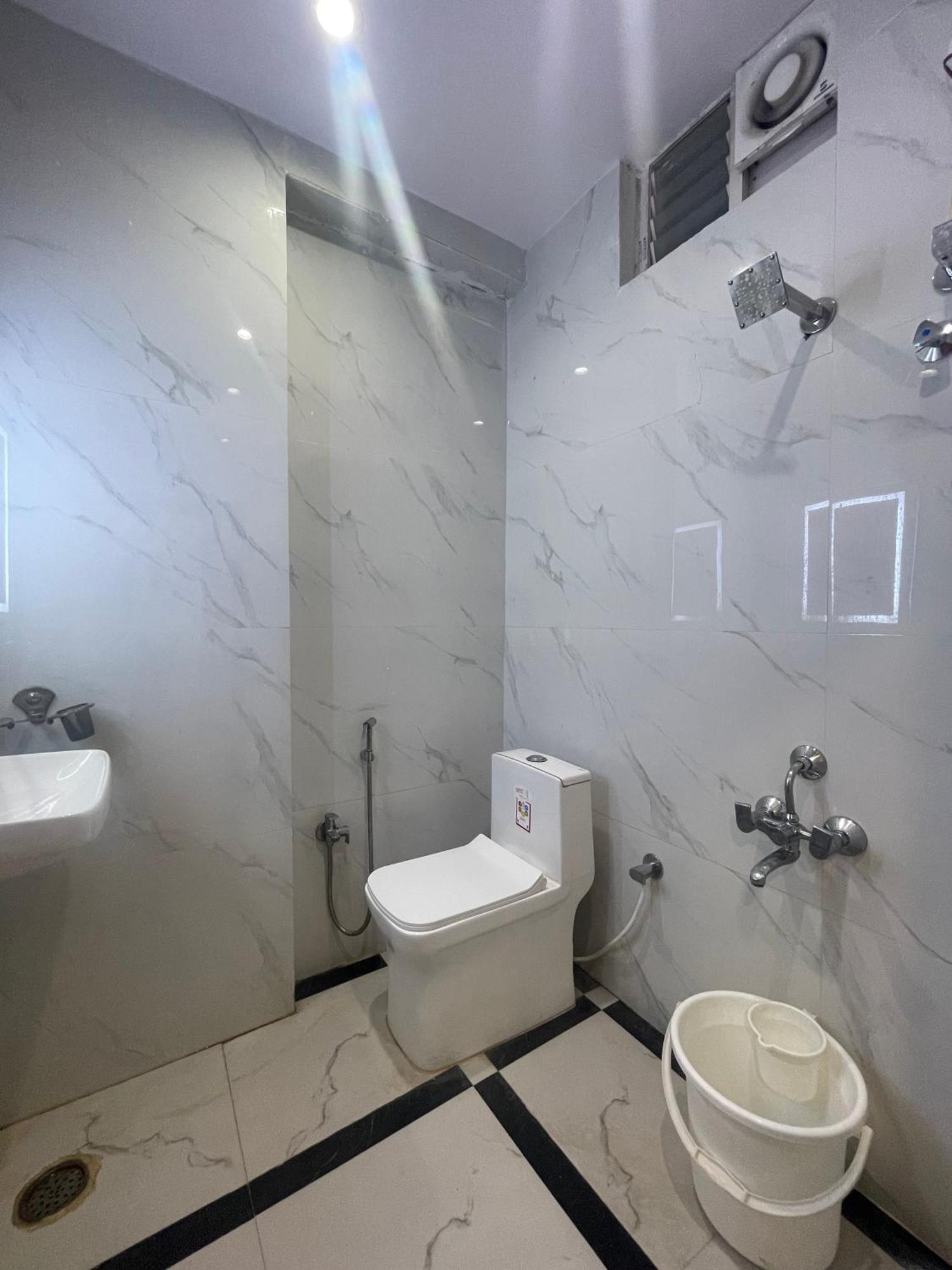 Hotel Eagle Grand Hyderabad Airport Zone Shamshabad Esterno foto
