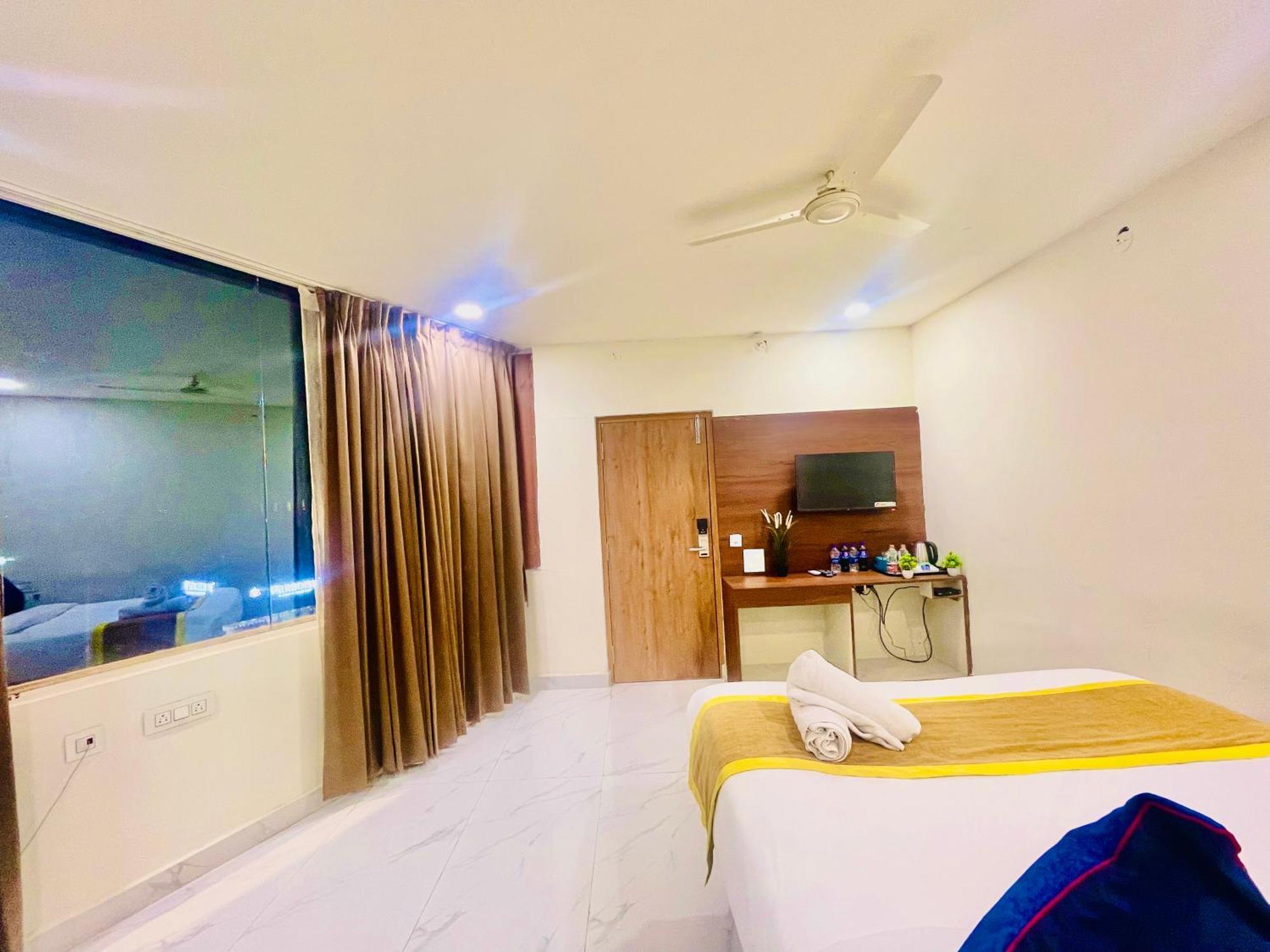 Hotel Eagle Grand Hyderabad Airport Zone Shamshabad Esterno foto