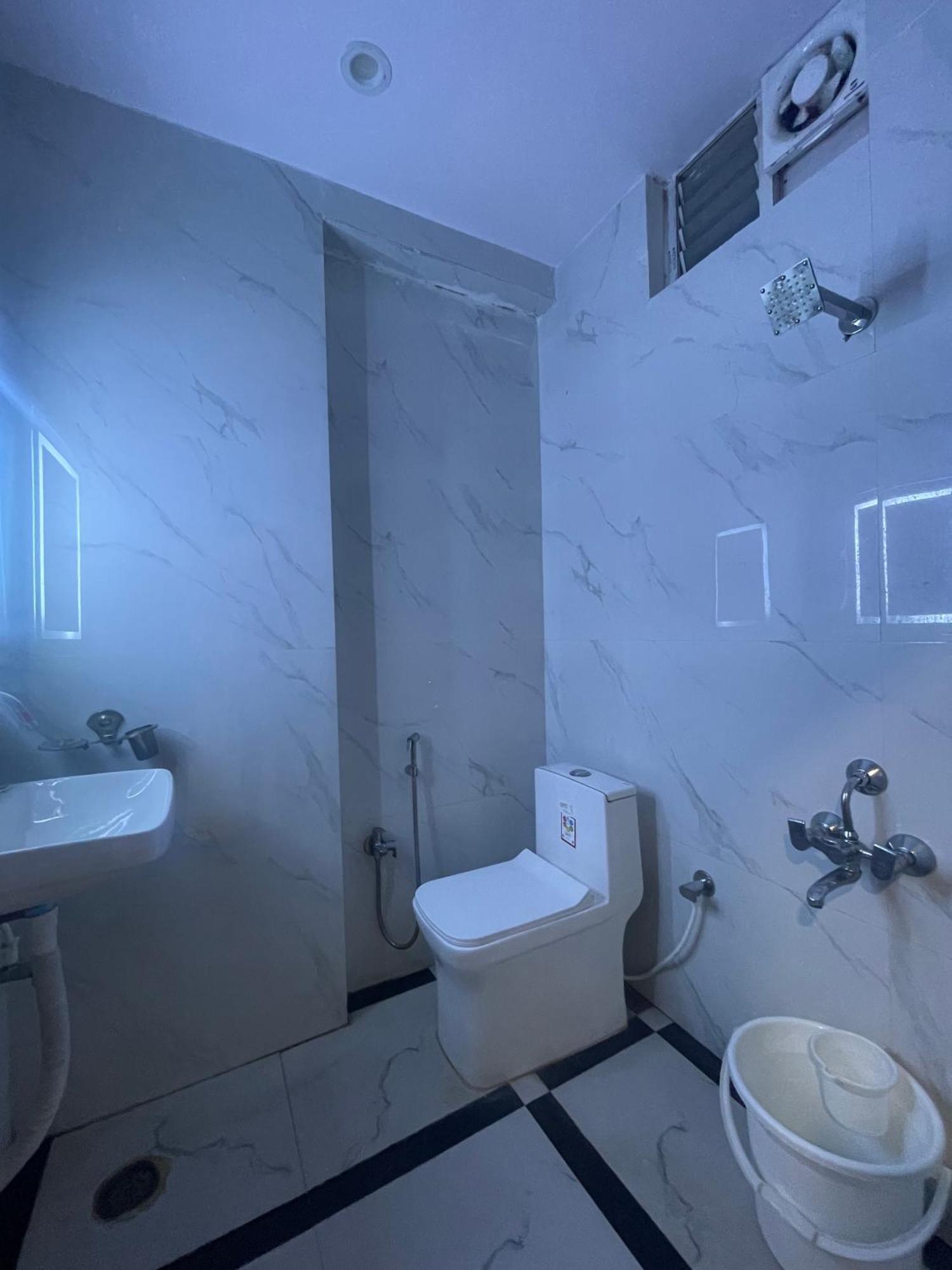 Hotel Eagle Grand Hyderabad Airport Zone Shamshabad Esterno foto