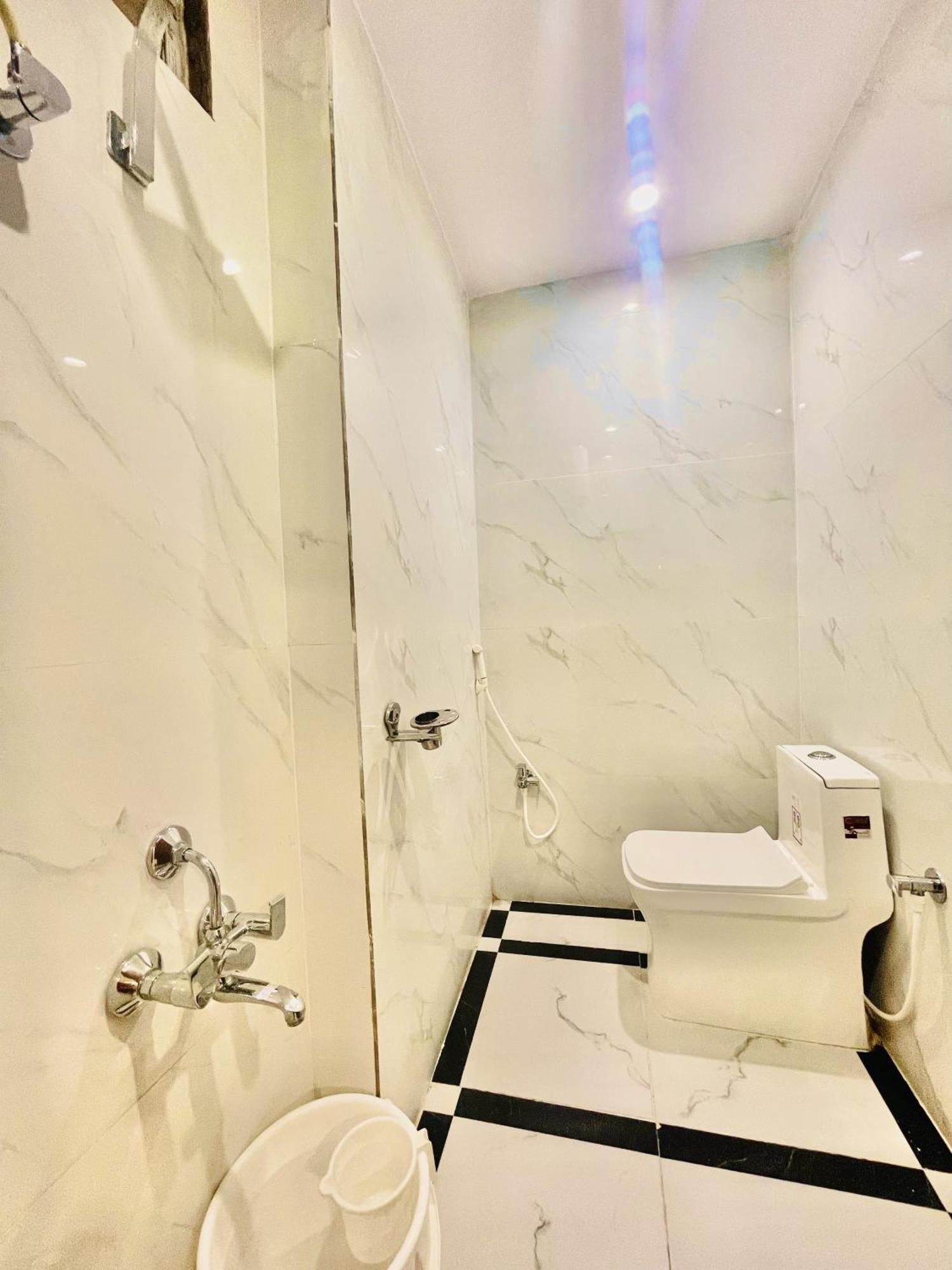 Hotel Eagle Grand Hyderabad Airport Zone Shamshabad Esterno foto